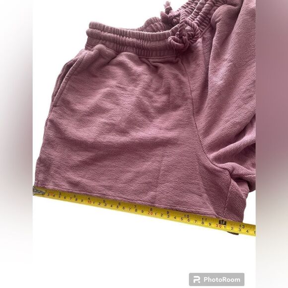 Small Size Universal Thread Shorts for Women - Picture 2 of 8